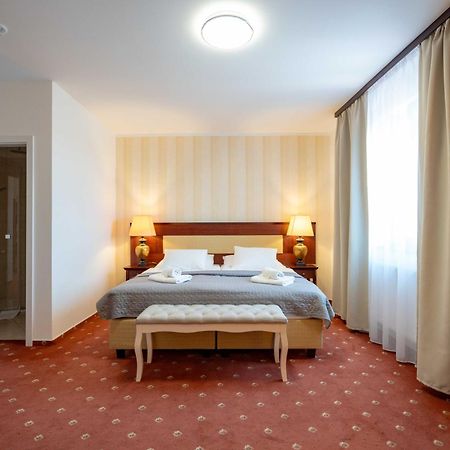 Hotel Volf Přeštice Екстериор снимка