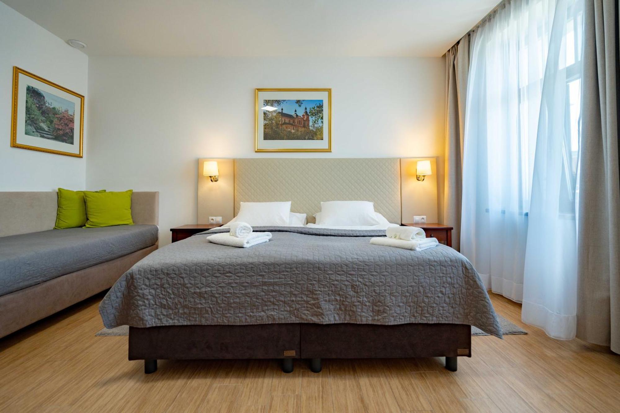 Hotel Volf Přeštice Екстериор снимка