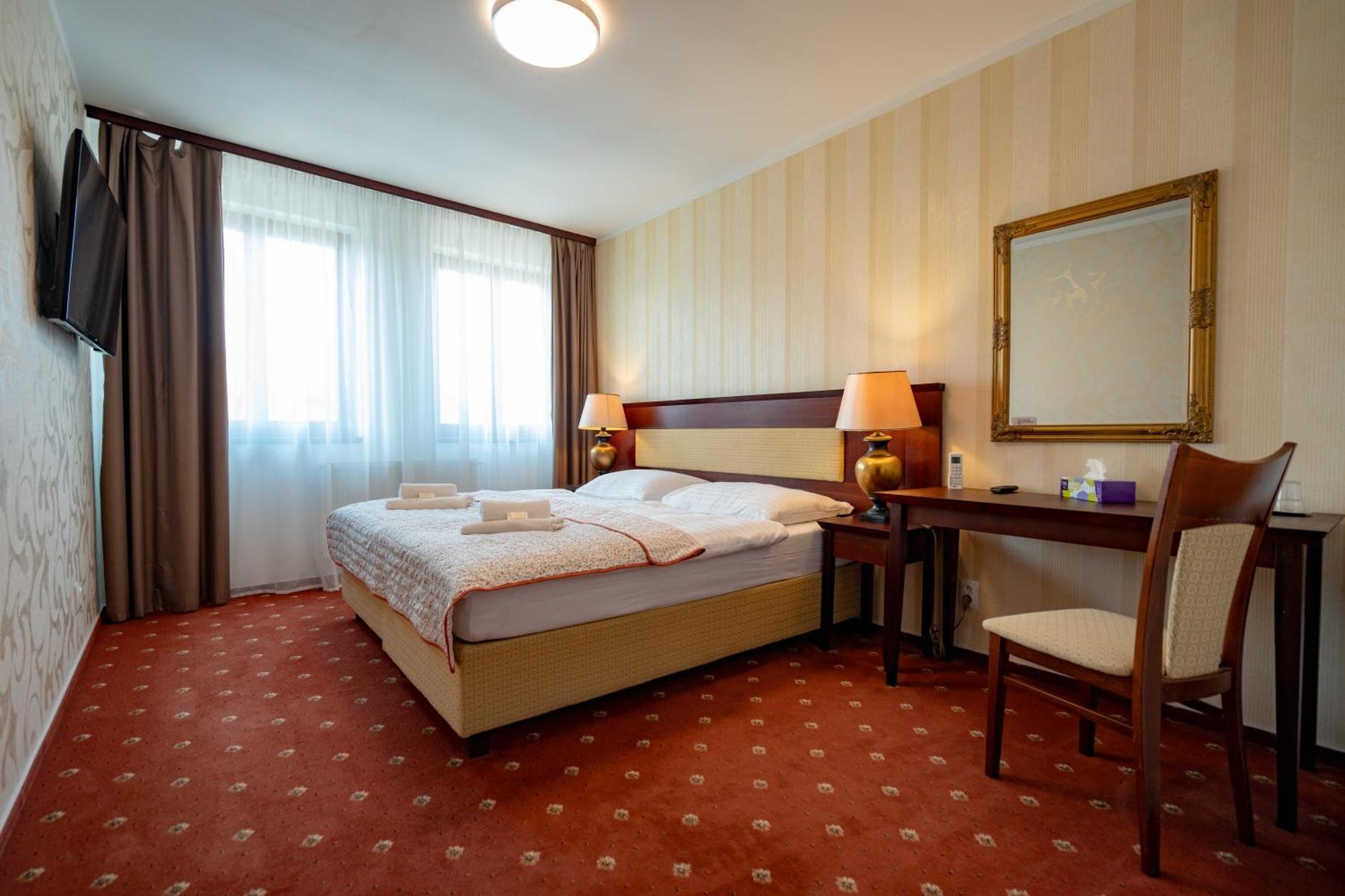 Hotel Volf Přeštice Екстериор снимка